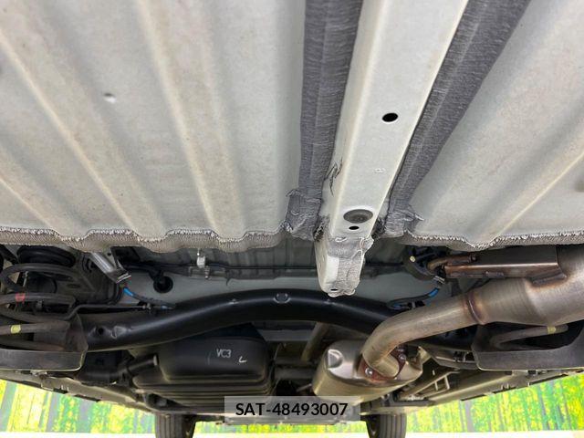 Toyota NOAH 2023-07 6613742-19