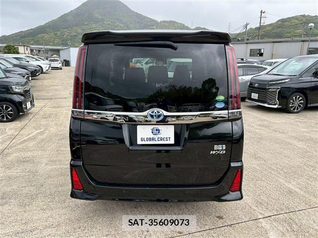 Toyota NOAH 2021-05 6613751-12