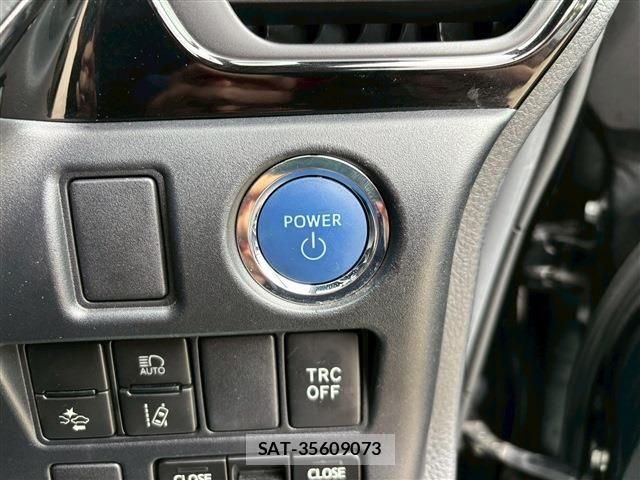 Toyota NOAH 2021-05 6613751-17