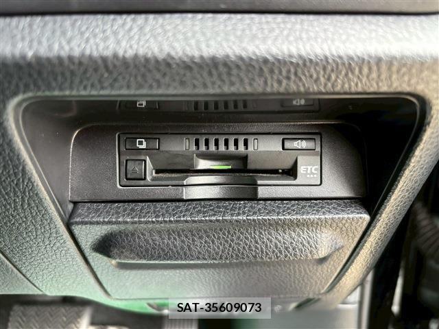 Toyota NOAH 2021-05 6613751-19