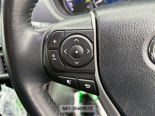 Toyota NOAH 2021-05 6613751-24