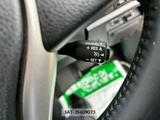 Toyota NOAH 2021-05 6613751-27