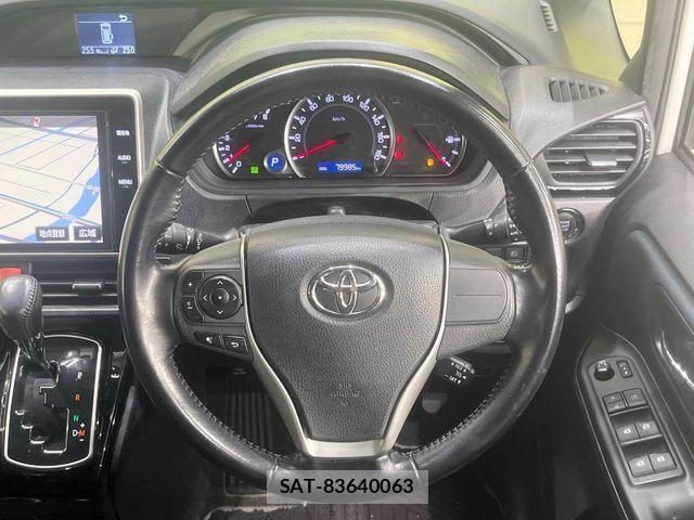Toyota NOAH 2016-11 6613762-11