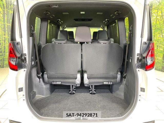 Toyota NOAH 2023-04 6613745-10