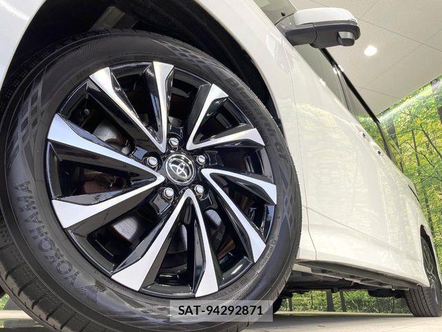 Toyota NOAH 2023-04 6613745-13