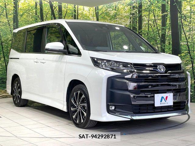 Toyota NOAH 2023-04 6613745-16