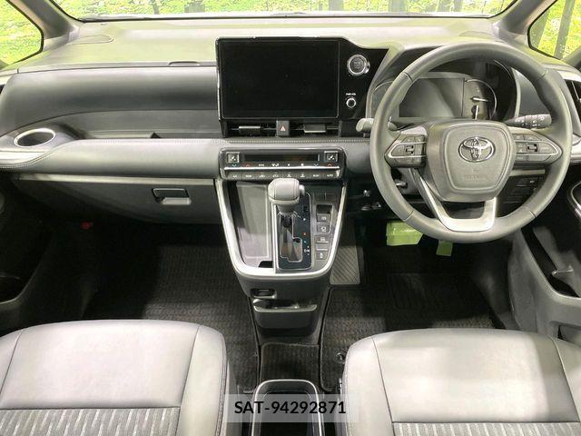Toyota NOAH 2023-04 6613745-1