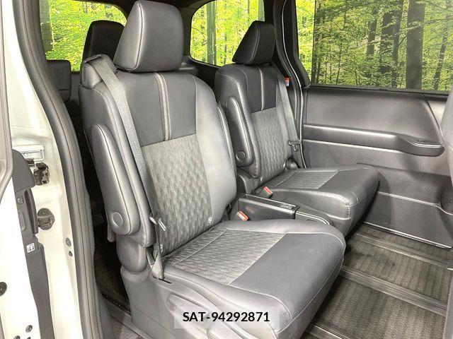 Toyota NOAH 2023-04 6613745-8
