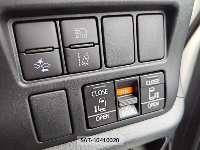 Toyota NOAH 2021-04 6642091-18