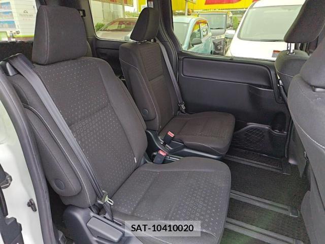 Toyota NOAH 2021-04 6642091-21