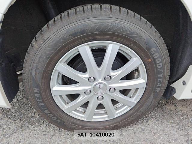 Toyota NOAH 2021-04 6642091-27