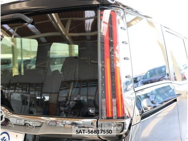 Toyota NOAH 2021-04 6672934-25