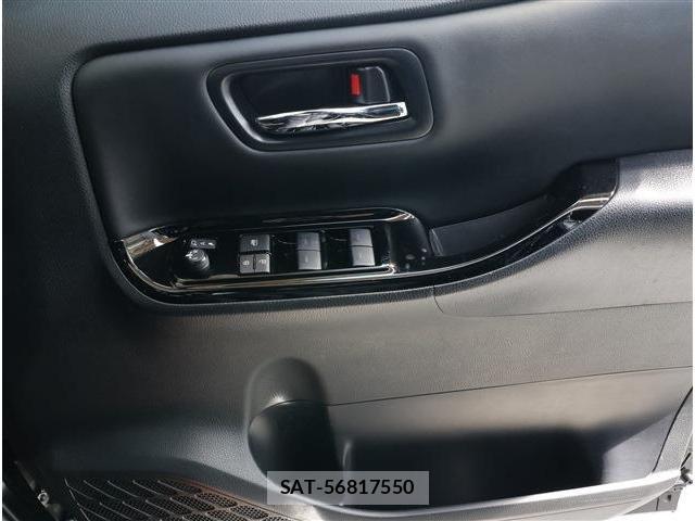 Toyota NOAH 2021-04 6672934-4