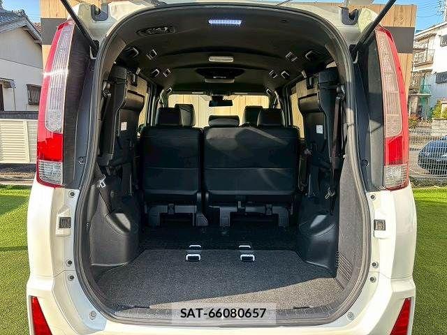 Toyota NOAH 2016-07 6672942-14