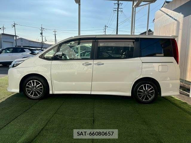 Toyota NOAH 2016-07 6672942-15