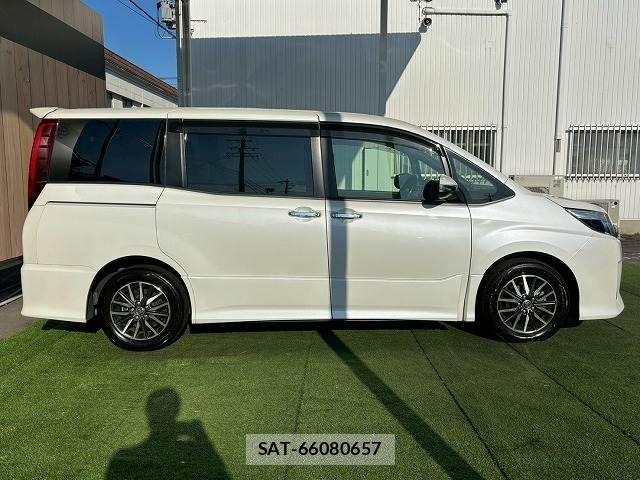 Toyota NOAH 2016-07 6672942-16