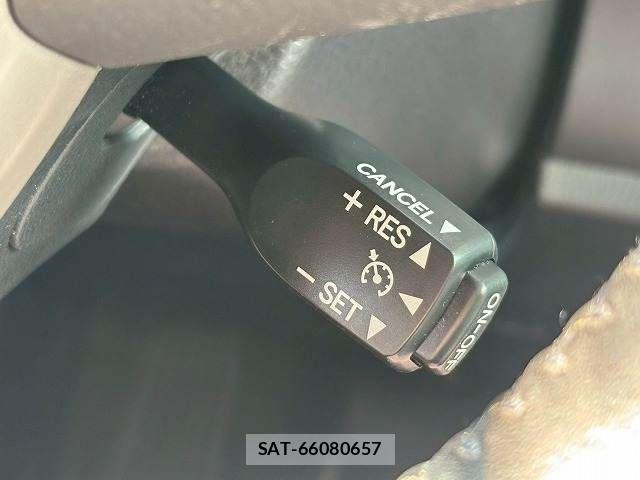 Toyota NOAH 2016-07 6672942-7