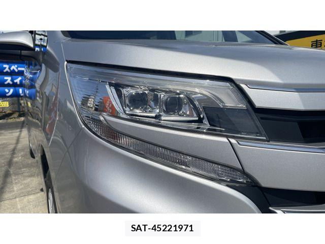 Toyota NOAH 2018-08 6677216-11