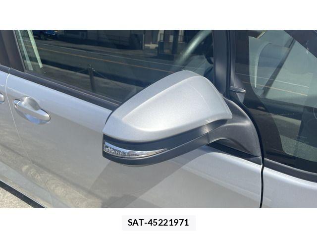 Toyota NOAH 2018-08 6677216-15