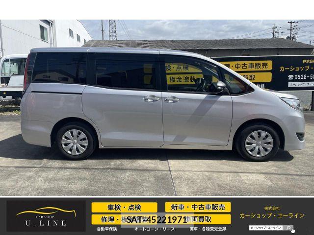 Toyota NOAH 2018-08 6677216-3