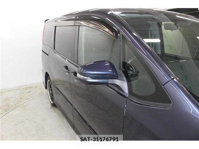 Toyota NOAH 2014-09 6677219-9