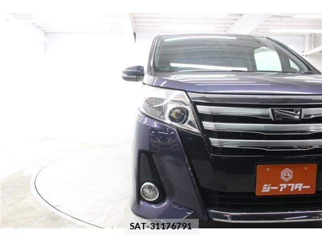 Toyota NOAH 2014-09 6677219-11
