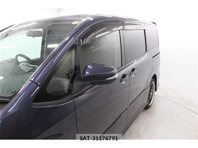 Toyota NOAH 2014-09 6677219-17
