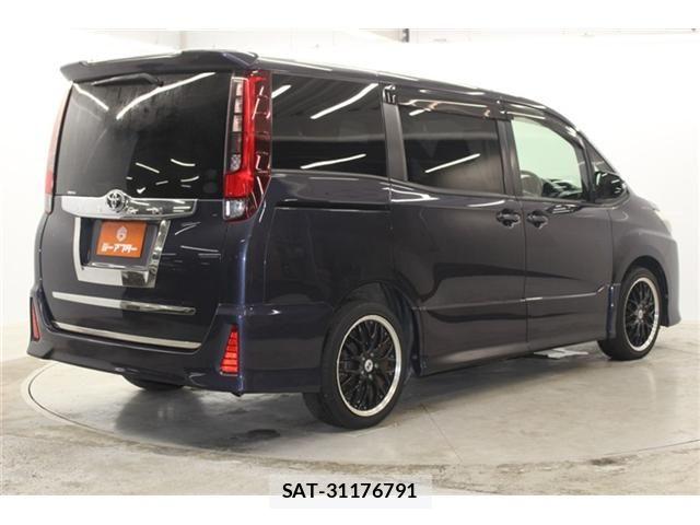 Toyota NOAH 2014-09 6677219-4