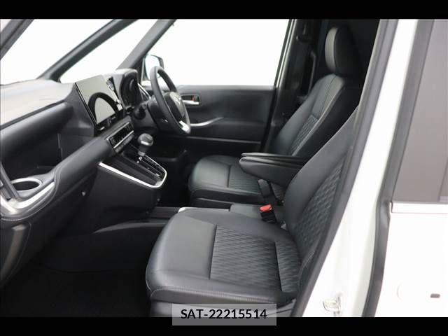 Toyota NOAH 2023-04 6677200-10