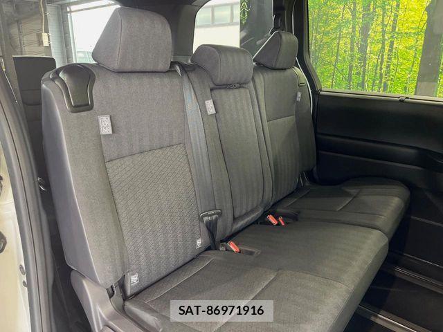 Toyota NOAH 2022-04 6683934-9