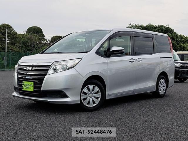 Toyota NOAH 2017-03 6682783-0