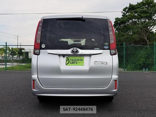 Toyota NOAH 2017-03 6682783-9