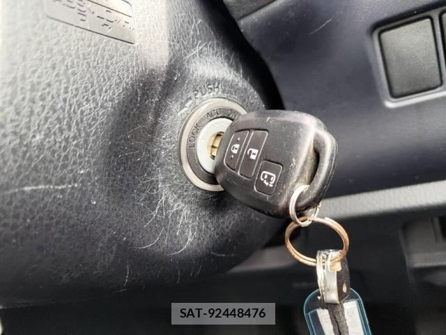 Toyota NOAH 2017-03 6682783-12