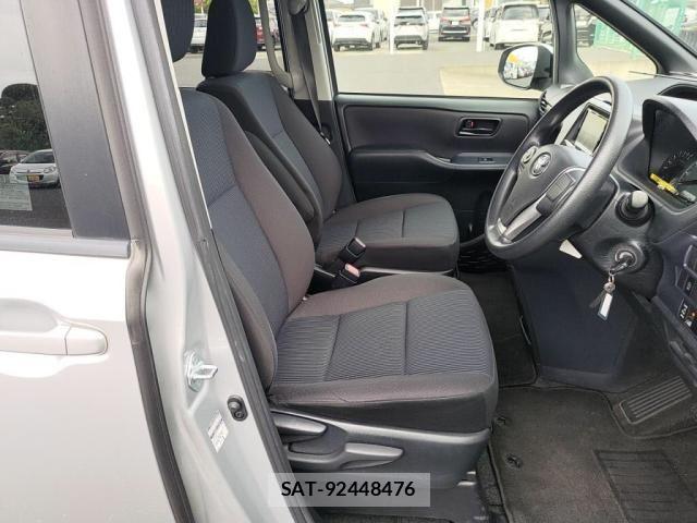 Toyota NOAH 2017-03 6682783-20
