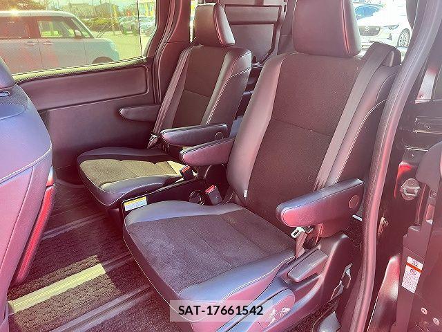 Toyota NOAH 2021-01 6691142-12