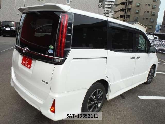 Toyota NOAH 2018-09 6691143-10