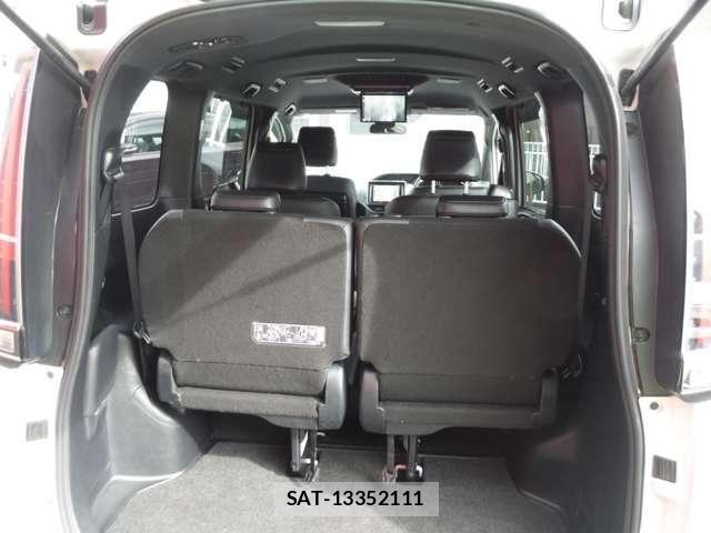 Toyota NOAH 2018-09 6691143-15