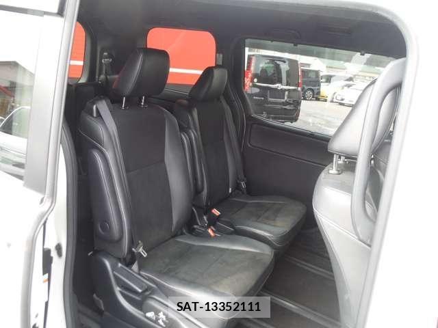 Toyota NOAH 2018-09 6691143-16