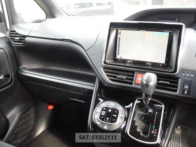 Toyota NOAH 2018-09 6691143-21