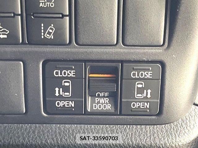 Toyota NOAH 2017-01 6716901-5