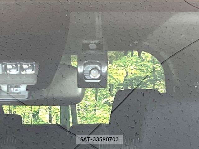 Toyota NOAH 2017-01 6716901-6