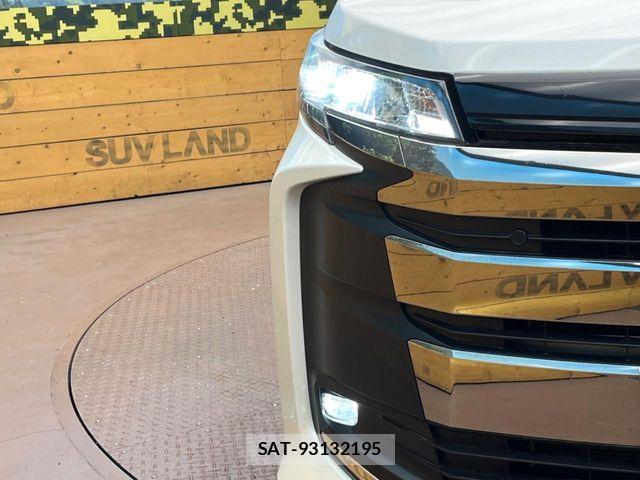 Toyota NOAH 2022-04 6716891-11