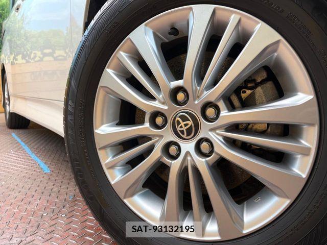 Toyota NOAH 2022-04 6716891-12