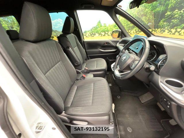 Toyota NOAH 2022-04 6716891-6