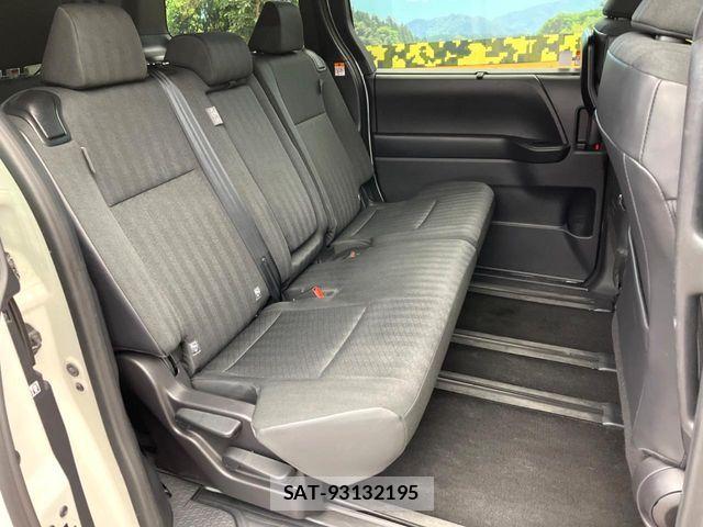 Toyota NOAH 2022-04 6716891-7