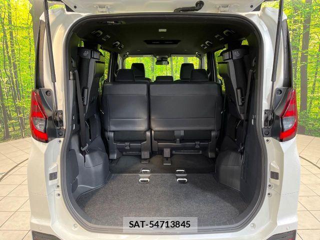Toyota NOAH 2022-04 6716899-9
