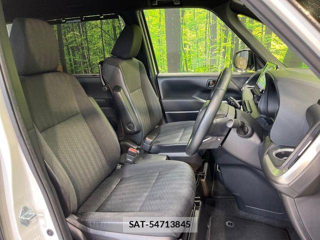 Toyota NOAH 2022-04 6716899-7