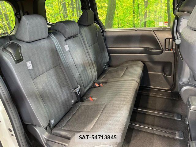 Toyota NOAH 2022-04 6716899-8