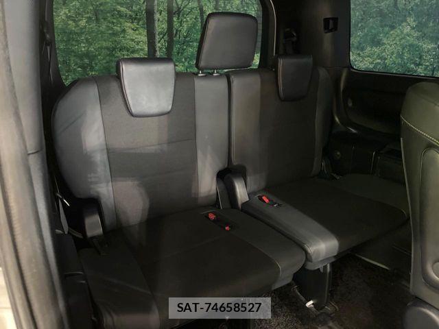 Toyota NOAH 2019-11 6716900-9
