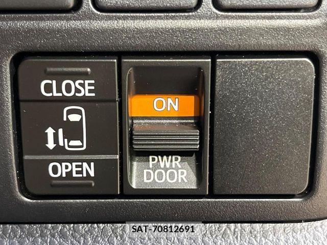 Toyota NOAH 2018-11 6752663-5
